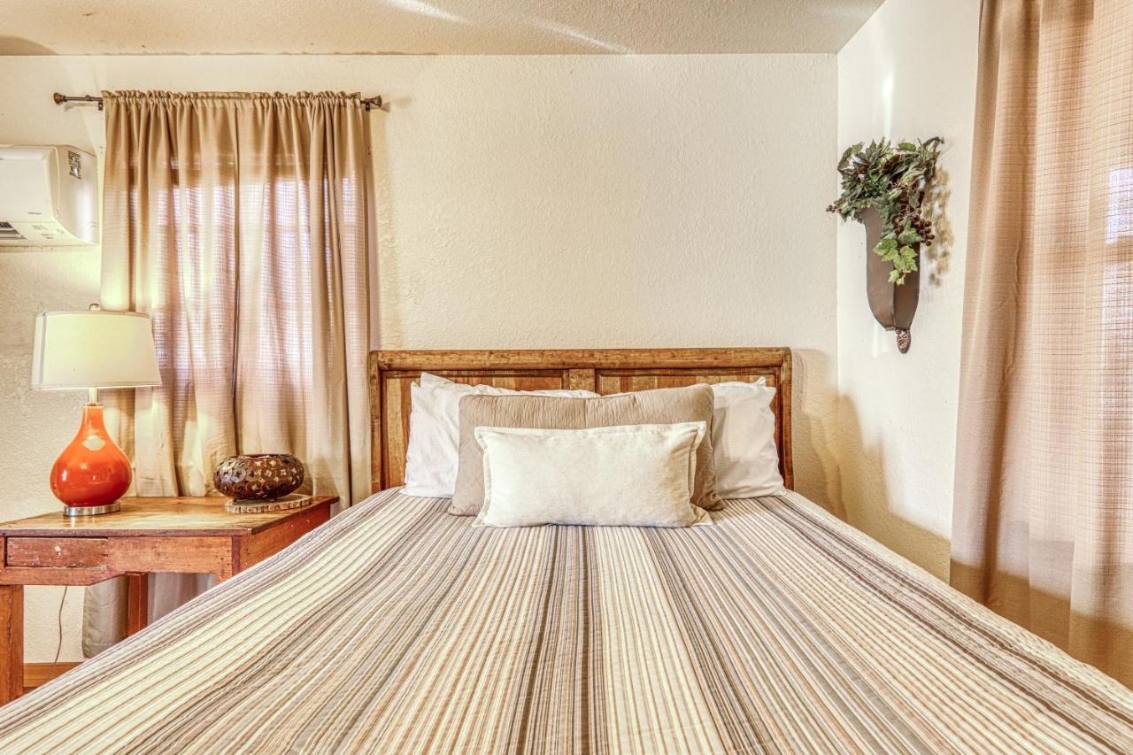 Готель The Olive @ Mendelbaum Winery Guest Cabins Фредеріксбург Екстер'єр фото